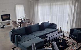 Fräscht, spatiöst hus